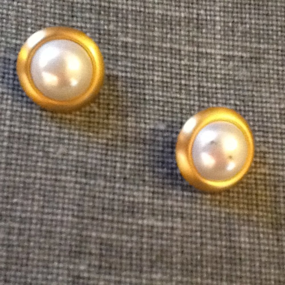 Vintage Anne Klein First Lady Button Pearl Earrings
